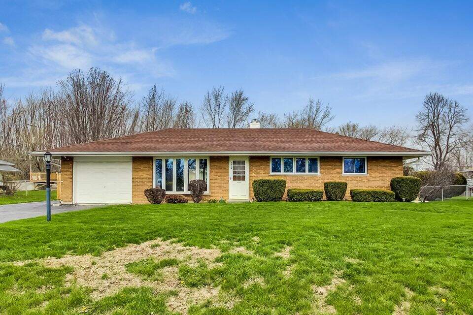 4424 122nd St, Pleasant Prairie, WI 53158 MLS 1790016 properties