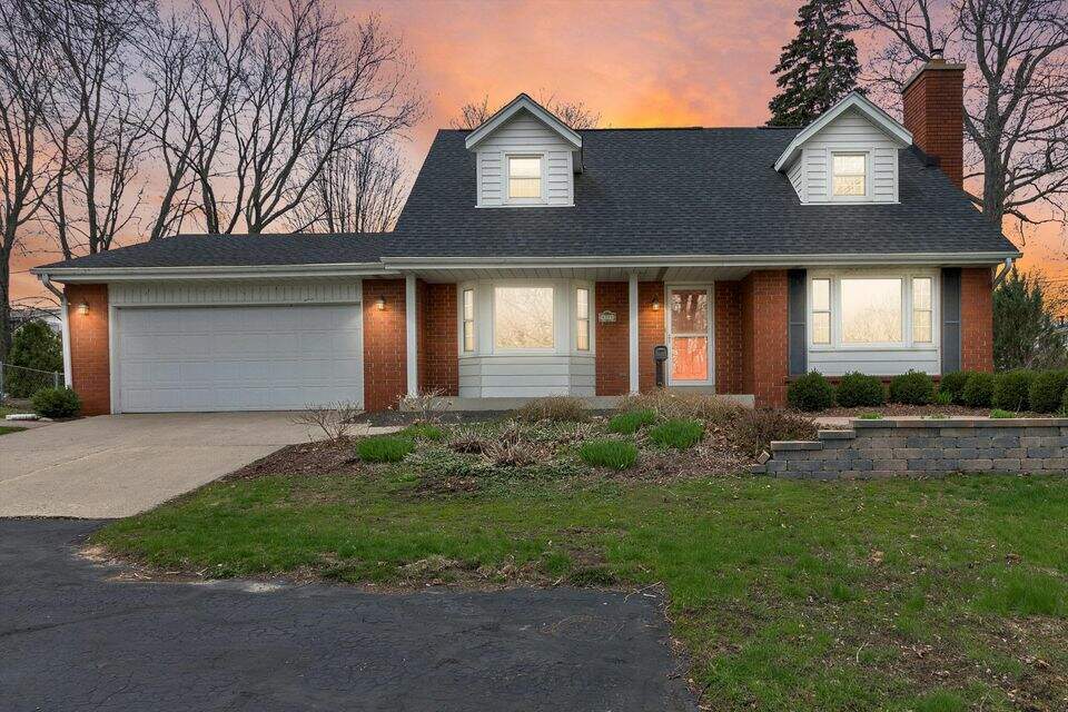 4371 S Lake Dr, Cudahy, WI 53110 MLS 1791063 properties SE Wisconsin