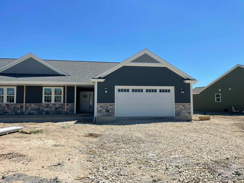 1960 Farmlane Dr 15, Slinger, WI 53086 MLS 1796987 properties SE