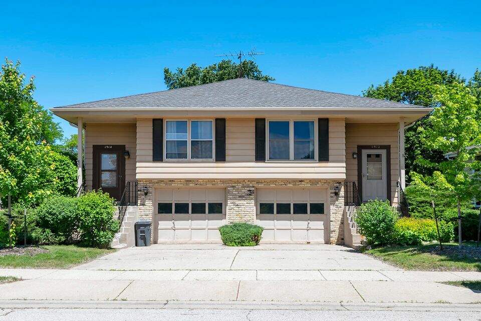 1912 Waterview Ln, Waukesha, WI 53189 MLS 1797311 properties SE