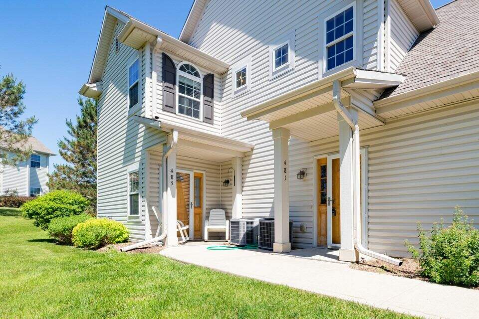481 Cedar Ct Slinger, Wisconsin 53086 MLS 1798157 properties