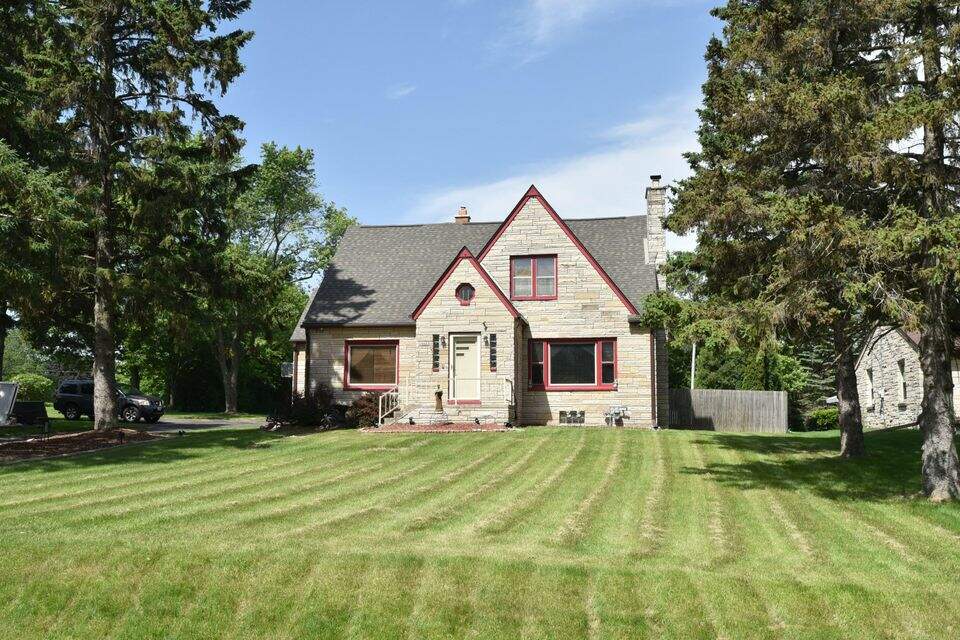 8663 N 60th St Brown Deer, Wisconsin 53223 MLS 1799765 properties