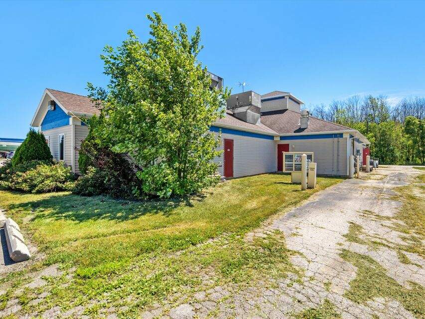 175 Tyler, Valders, WI 54245 MLS 1804104 properties SE Wisconsin