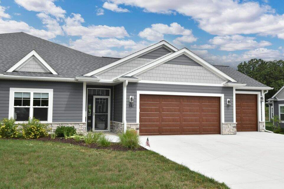141 Phantom Lake Ct, Mukwonago, WI 53149 MLS 1804684 properties