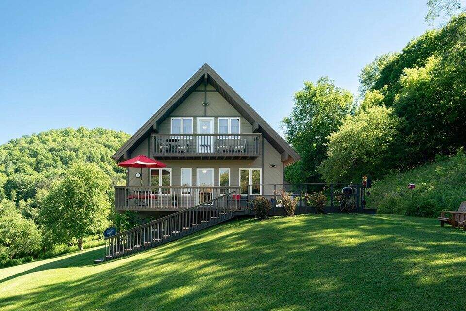 S2114 A Valley Ave, La Farge, WI 54639 MLS 1805512 properties SE