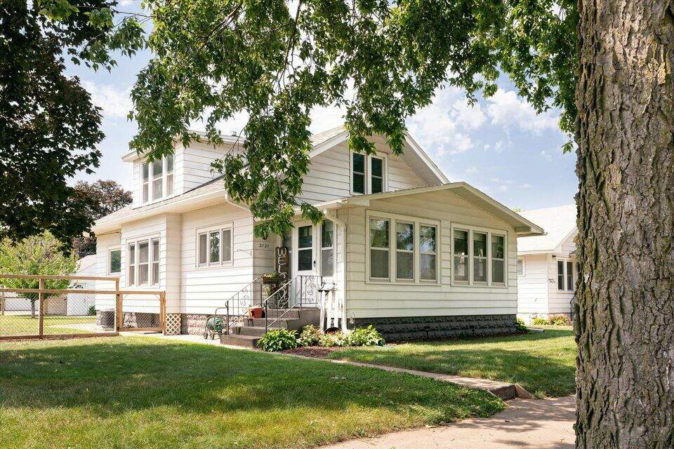 2121 Loomis St, La Crosse, WI 54603 MLS 1805792 properties La Crosse