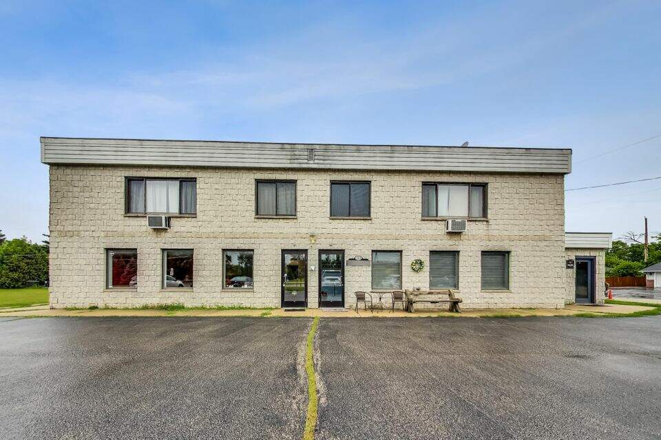 713 S Cogswell Dr, Silver Lake, WI 53170 MLS 1806872 properties