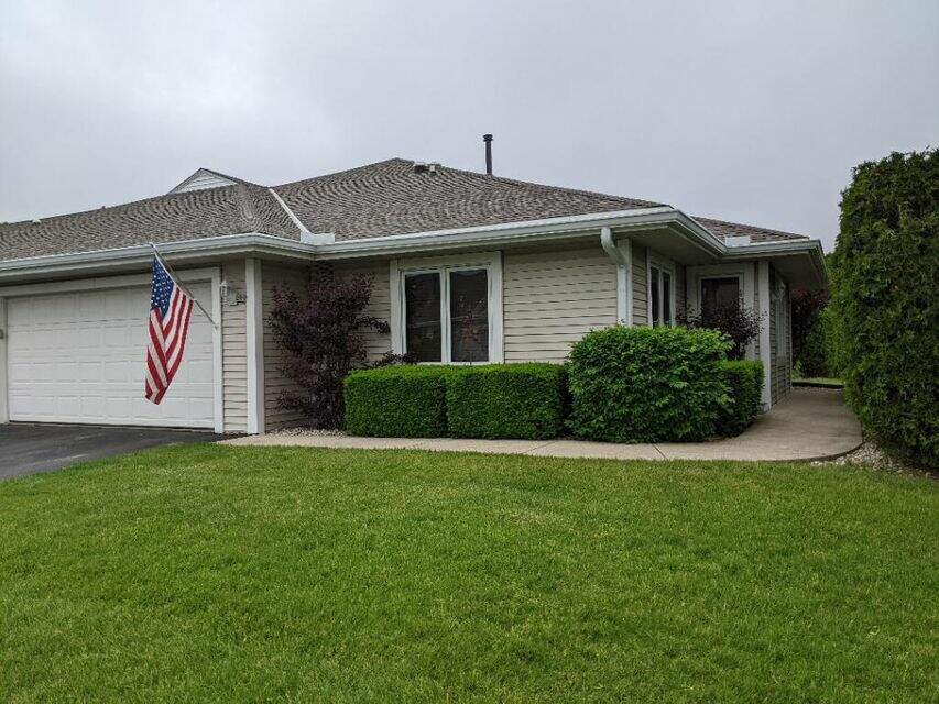 201 Hartford Sq, Hartford, WI 53027 MLS 1807038 properties SE