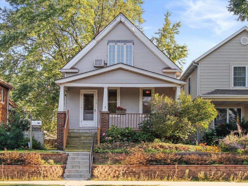 3727 E Armour Ave, Cudahy, WI 53110 MLS 1810580 properties SE