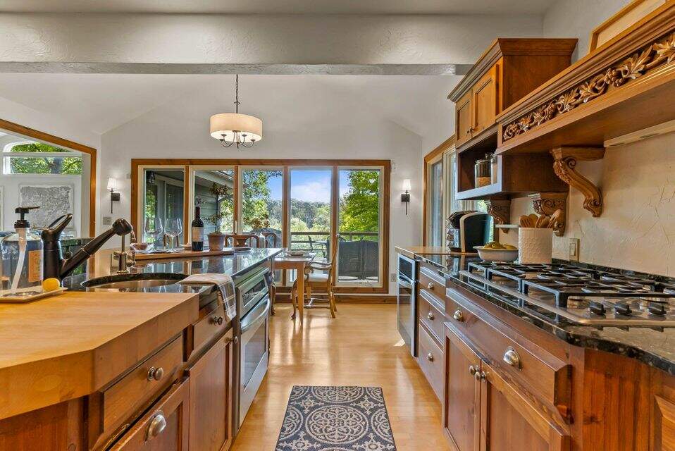 35855 N Hewitts Point Rd, Oconomowoc, WI 53066 MLS 1812756 properties