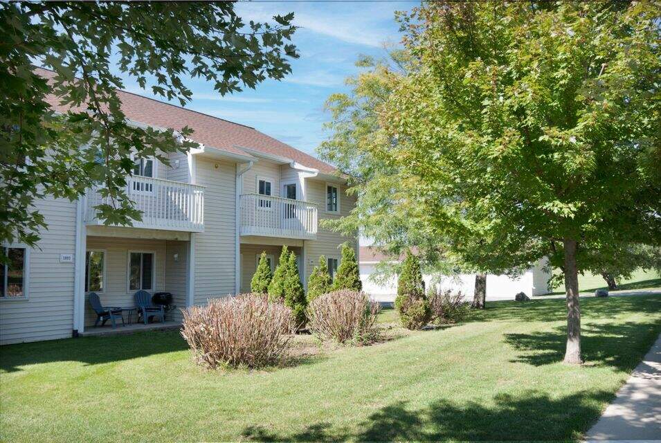 1899 Parknoll Ln, Port Washington, WI 53074 MLS 1813182