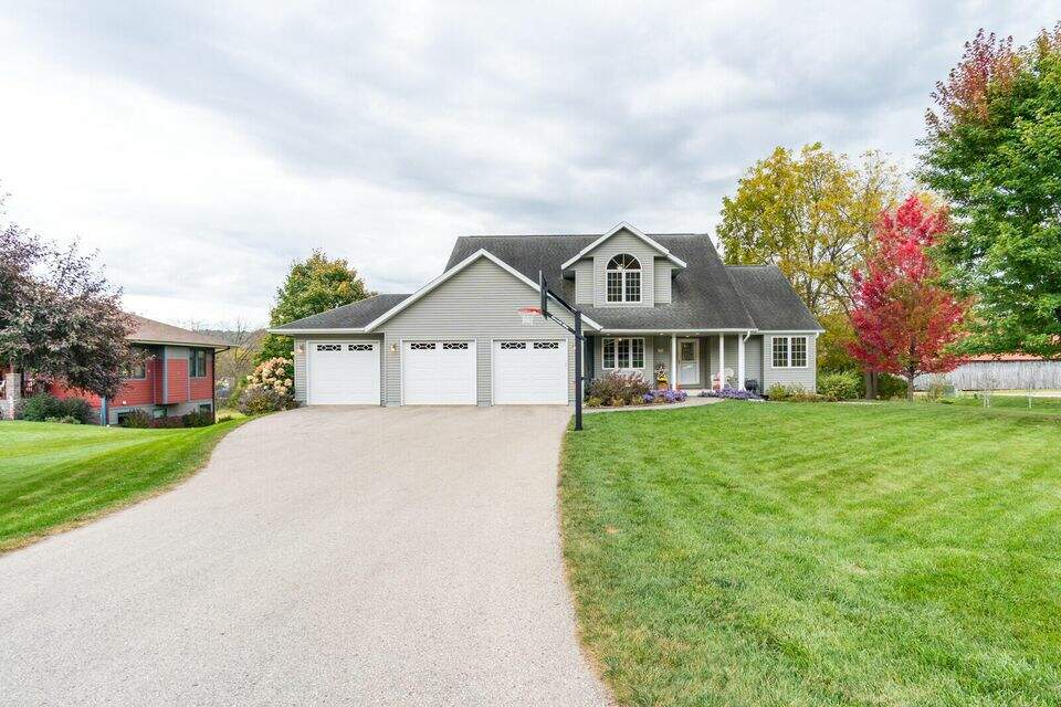 100 Kron Ln, Coon Valley, WI 54623 MLS 1813840 properties La Crosse