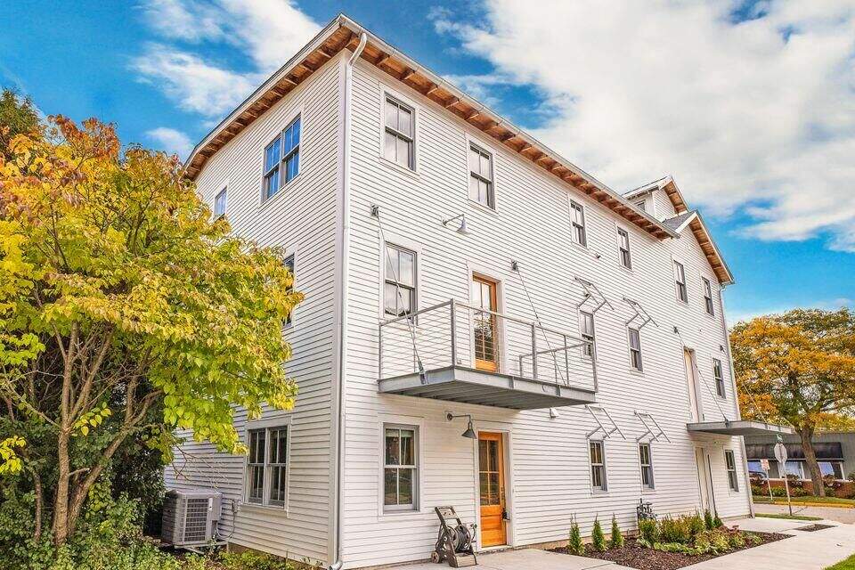 N52W6302 Mill St, Cedarburg, WI 53012 MLS 1815613 properties SE