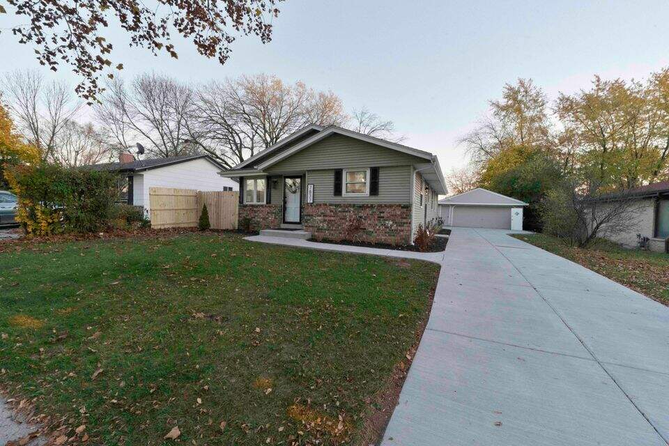 7837 W Beechwood Ave, Milwaukee, WI 53223 MLS 1817019 properties