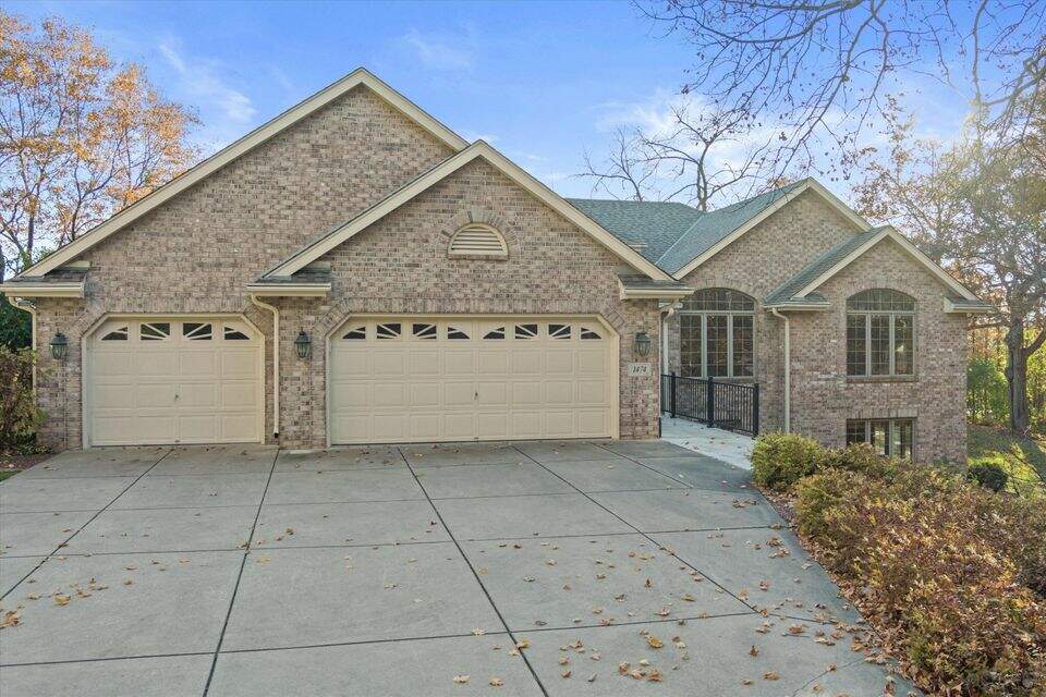 1474 Parish Dr, Hubertus, WI 53033 MLS 1817401 properties SE