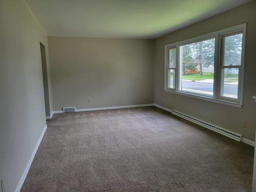 553 Milford St 555, Watertown, WI 53094 MLS 1817757 properties