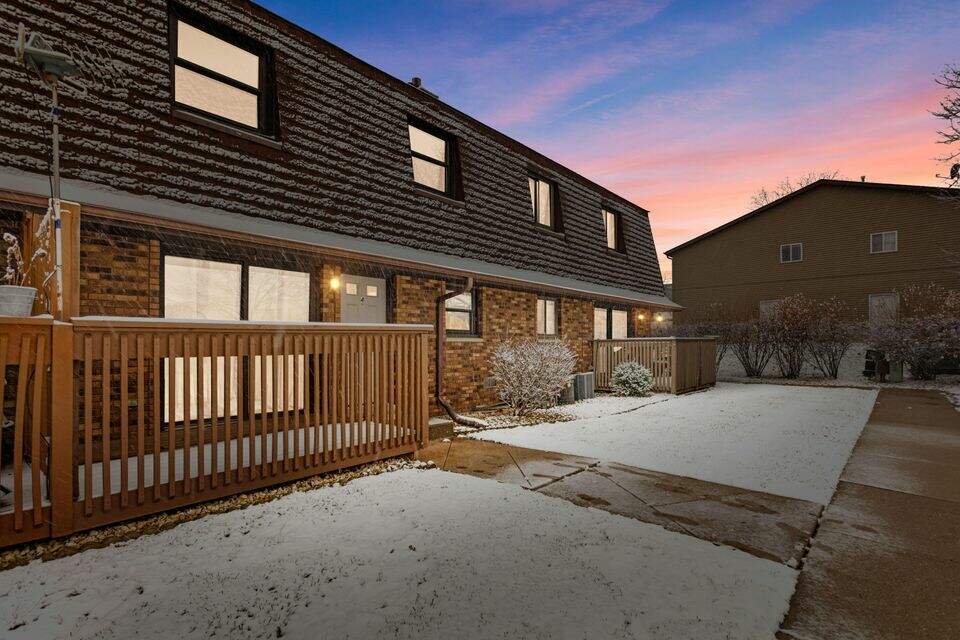 614 Bowers Blvd UT 2D APT 4, Delavan, WI 53115 MLS 1818514