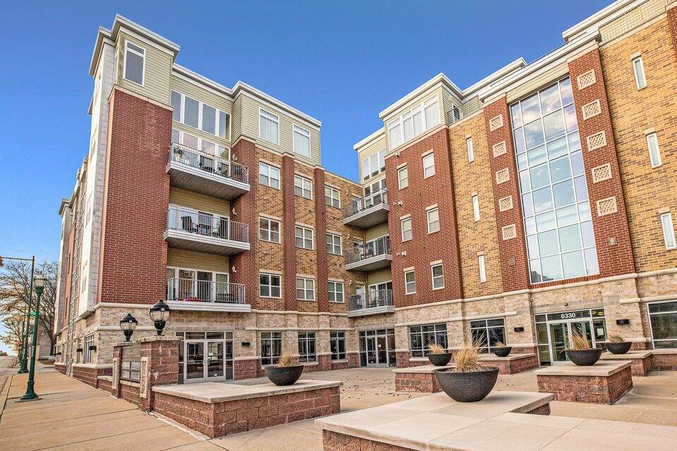 6330 W Greenfield Ave 302, West Allis, WI 53214 MLS 1819493