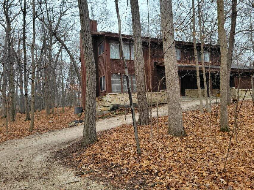 W224S3757 Guthrie Rd, Waukesha, WI 53189 MLS 1819886 properties