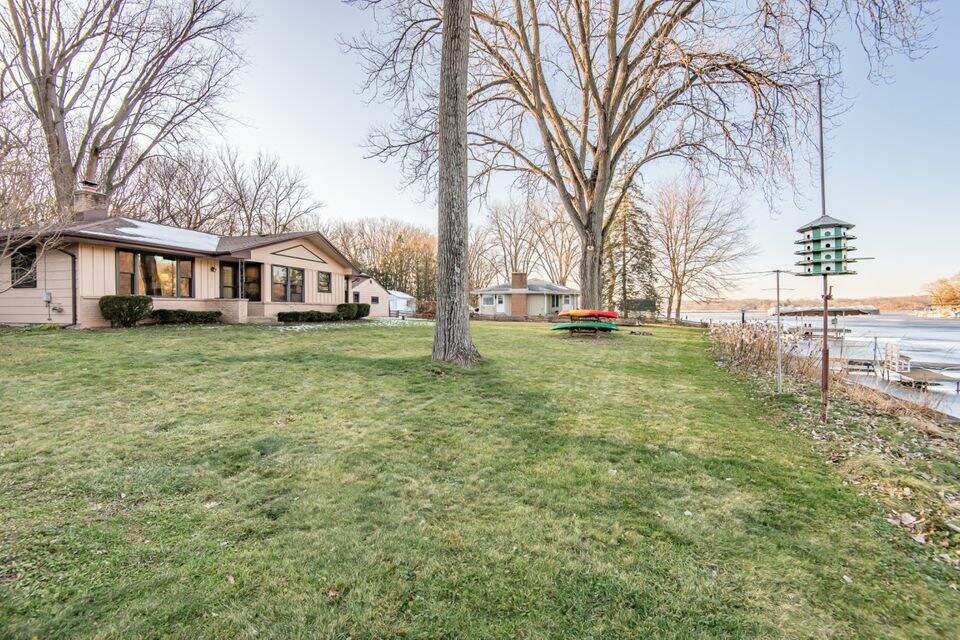 S109W34776 Jacks Bay Rd, Mukwonago, WI 53149 MLS 1820620