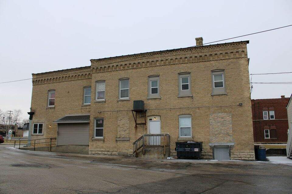 143 Main, Kewaskum, WI 53040 MLS 1821711 properties SE Wisconsin