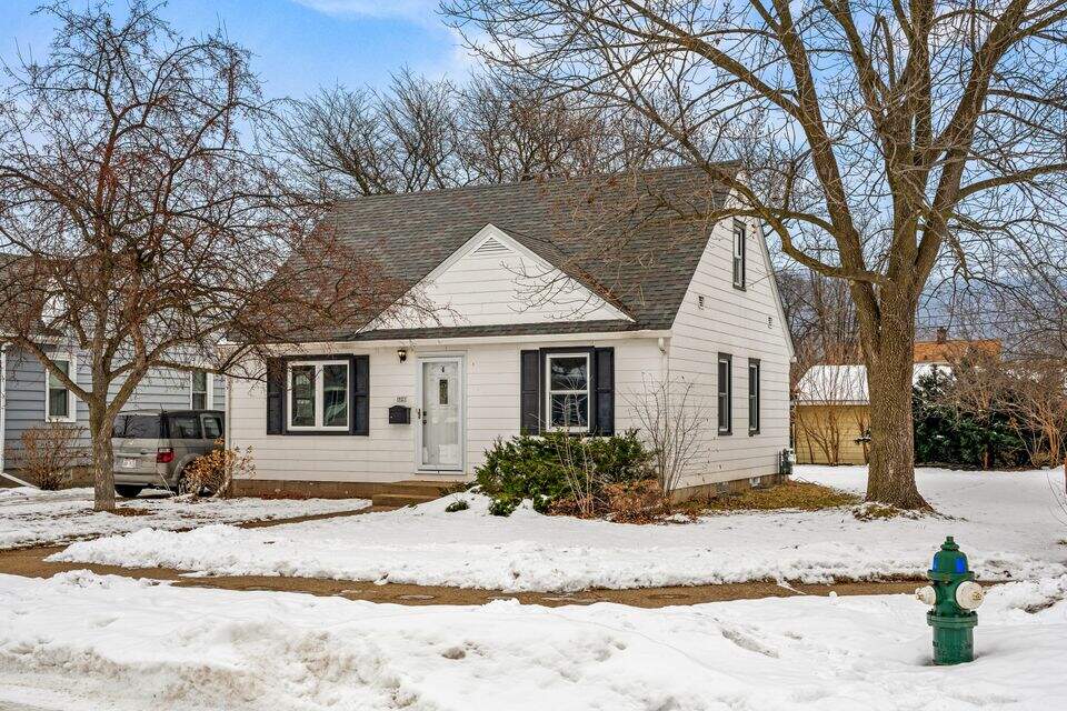 1927 23rd St S, La Crosse, WI 54601 MLS 1821971 properties La Crosse