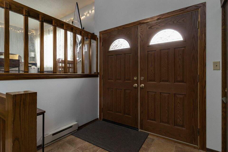 11817 W Grange Ave, Hales Corners, WI 53130 MLS 1822496 properties SE Wisconsin