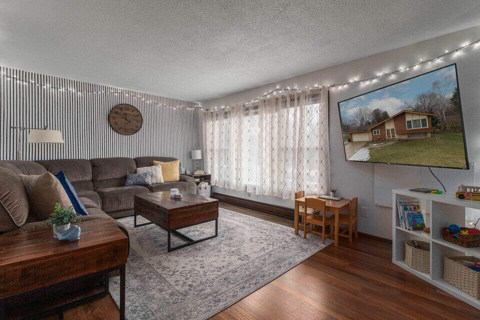 11817 W Grange Ave, Hales Corners, WI 53130 MLS 1822496