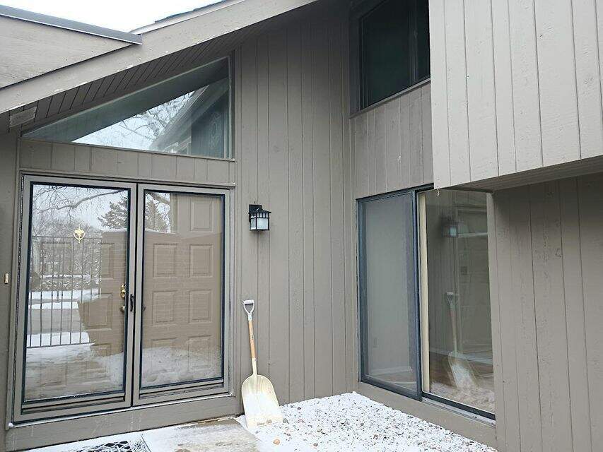 436 W Willow Ct, Fox Point, WI 53217 MLS 1823314 properties SE