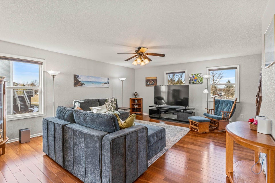 2226 Sherman Parc Ct, Jackson, WI 53037 MLS 1824259 properties SE Wisconsin