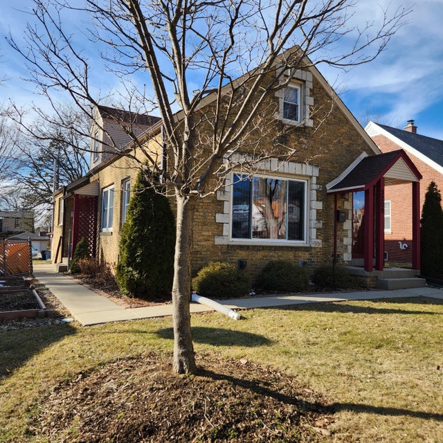 3209 N 81st St, Milwaukee, WI 53222 MLS 1824524 properties SE Wisconsin