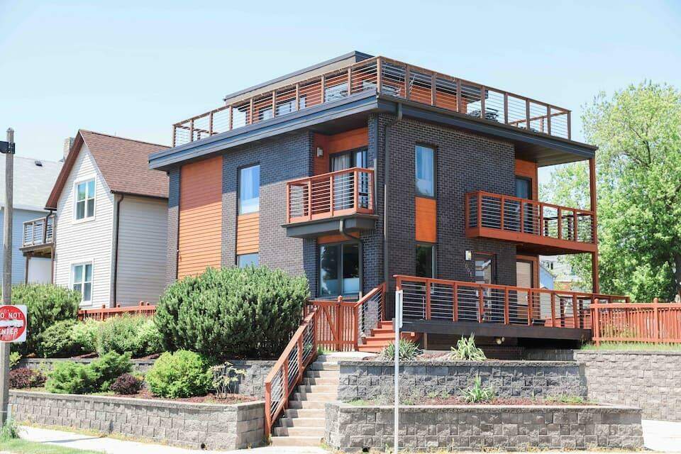 2001 N Booth St, Milwaukee, WI 53212 MLS 1824656 properties SE