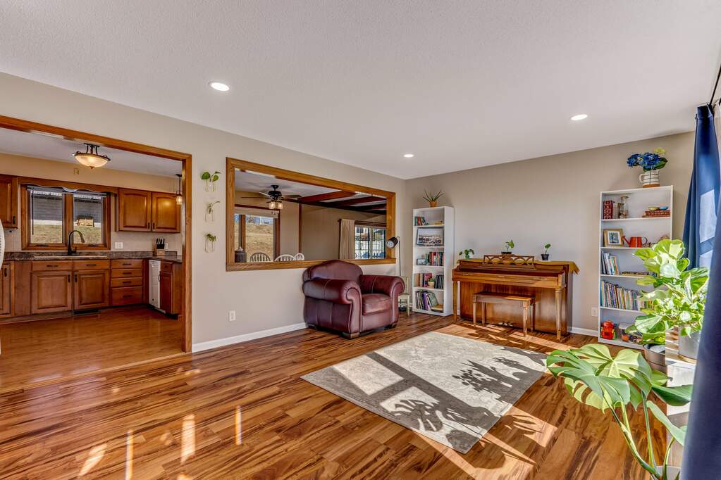 W4930 Mark Pl, La Crosse, WI 54601 MLS 1824831 properties La Crosse