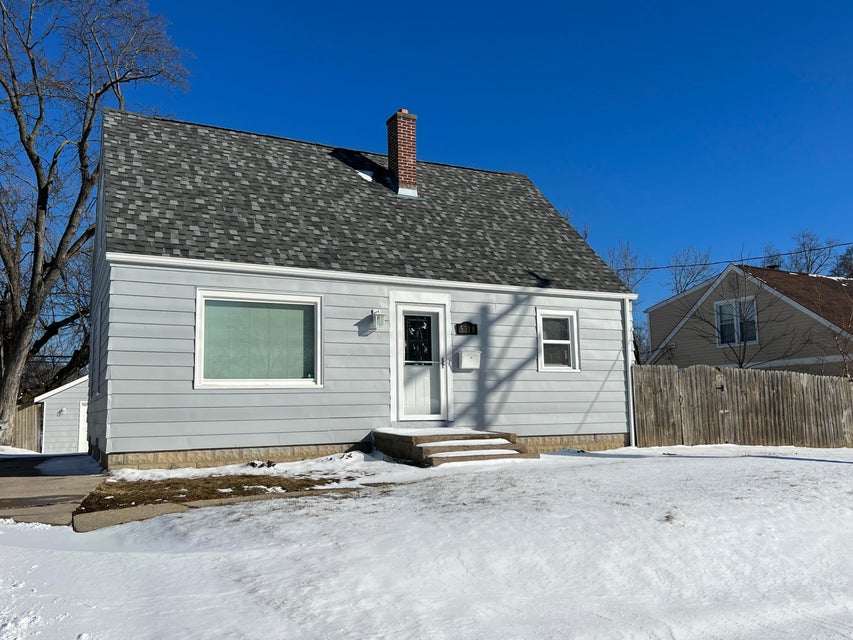 5318 N 68th St, Milwaukee, WI 53218 MLS 1824894 properties SE