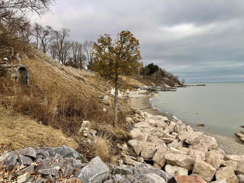 905 Sheridan Rd, Kenosha, WI 53140 MLS 1825039 properties SE