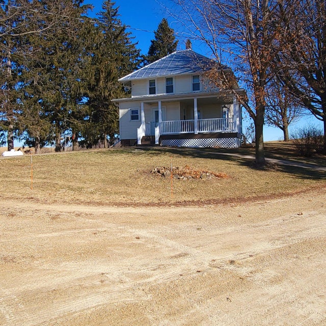 E5792 Jothen Ln, Westby, WI 54667 MLS 1825107 properties SE Wisconsin