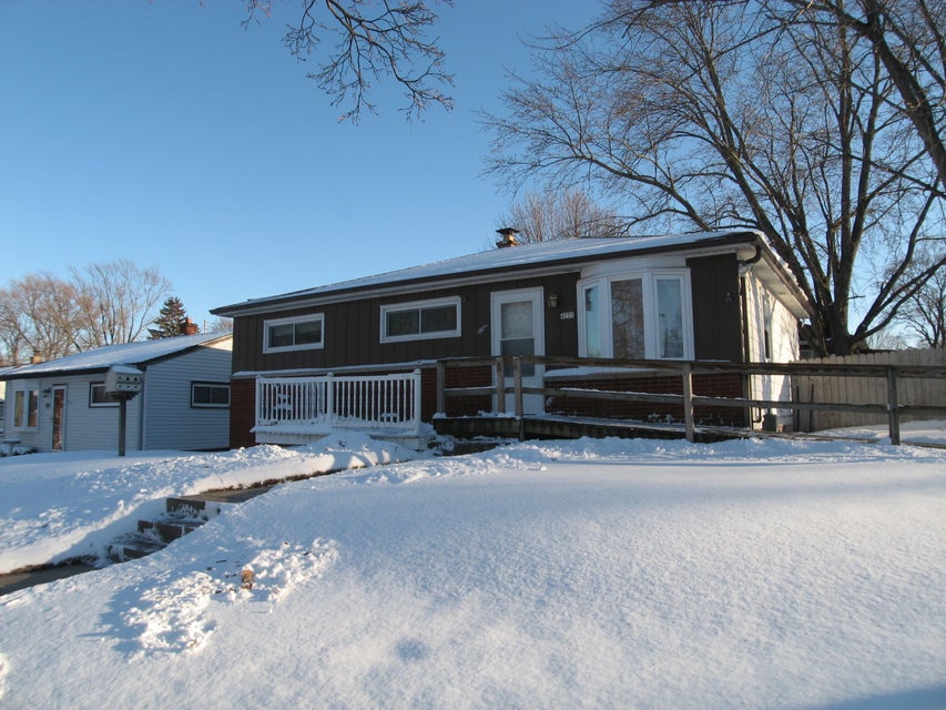 4725 W Wilbur Ave, Milwaukee, WI 53220 MLS 1825123 properties SE