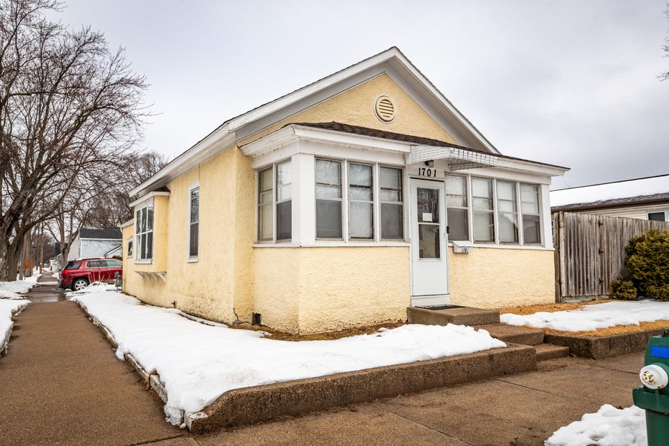 1701 Winnebago St, La Crosse, WI 54601 MLS 1826044 properties La