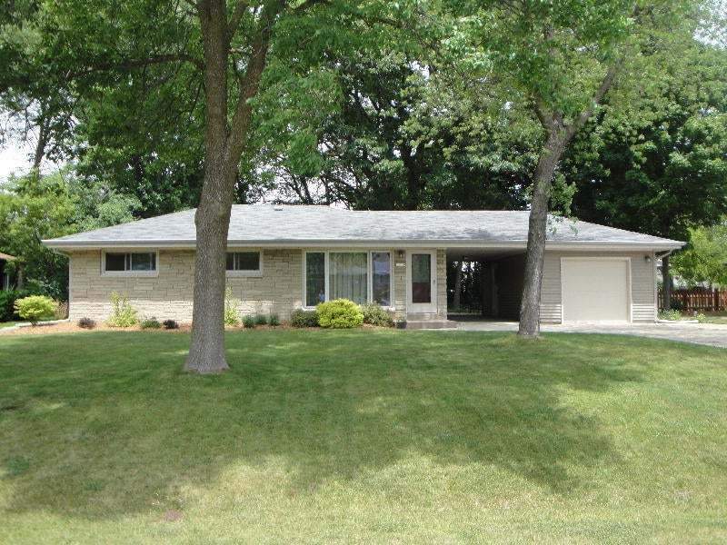 11110 W Abbott Ave, Hales Corners, WI 53130 MLS 1826807