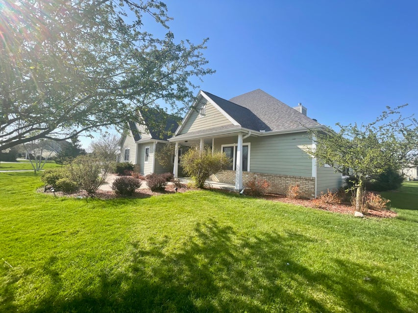 1826 Springhouse Dr, Oconomowoc, WI 53066 MLS 1827388 properties