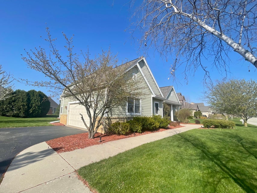 1826 Springhouse Dr, Oconomowoc, WI 53066 MLS 1827388 properties