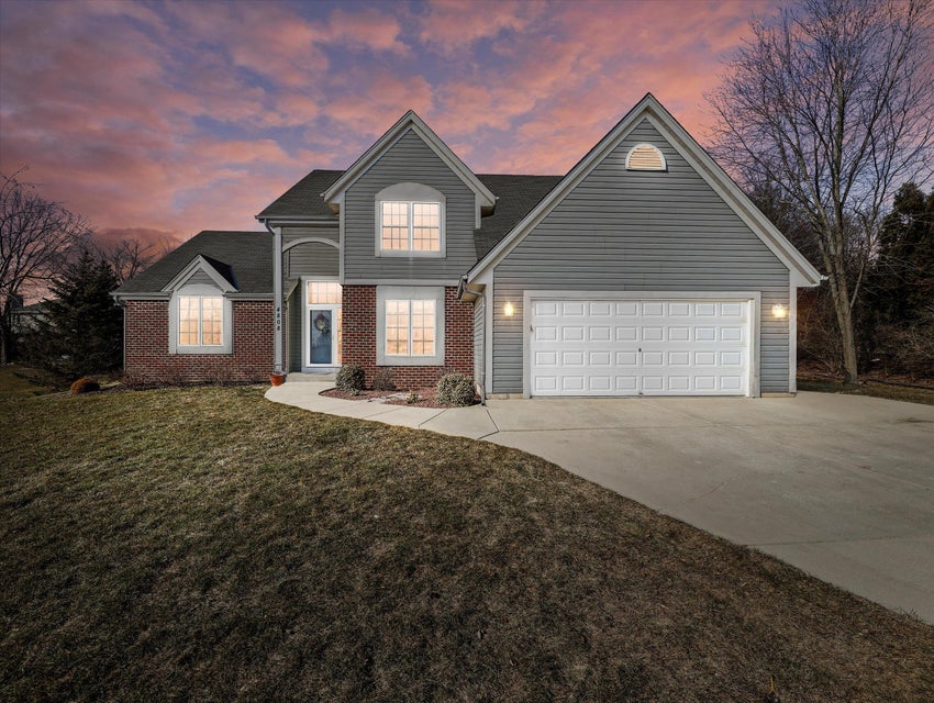 4808 W Vanderheyden Dr, Franklin, WI 53132 MLS 1828439 properties