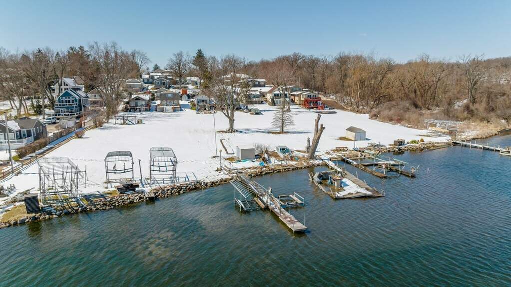 3908 Country Lane Dr, Delavan, WI 53115 MLS 1828635 properties SE