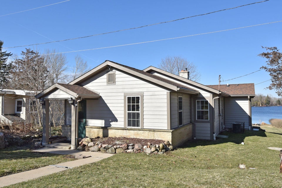 W378S3525 Lake Dr, Dousman, WI 53118 MLS 1828835 properties SE
