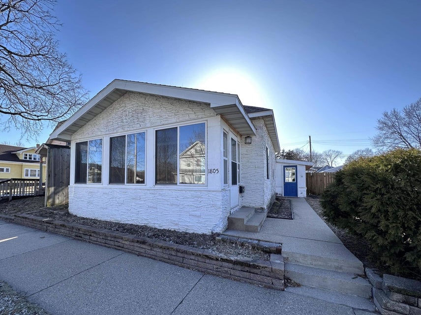 1805 Loomis St, La Crosse, WI 54603 MLS 1829327 properties La Crosse