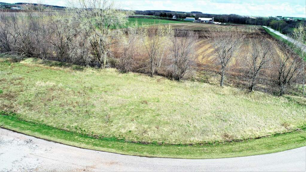 N2286 Lakewood Ln LT15, Chilton, WI 53014 MLS 1829585 properties