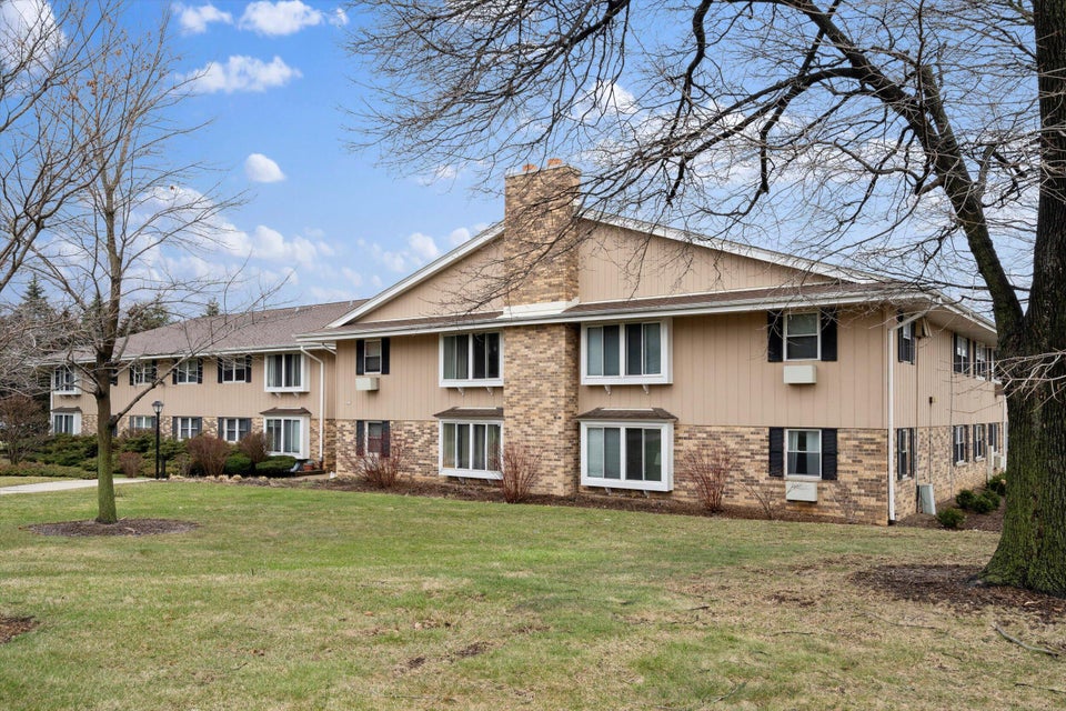 5901 W Brown Deer Rd 211, Brown Deer, WI 53223 MLS 1829678