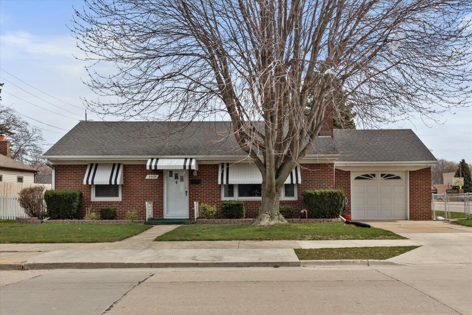 2919 Drexel Ave, Racine, WI 53403 MLS 1830211 properties SE Wisconsin