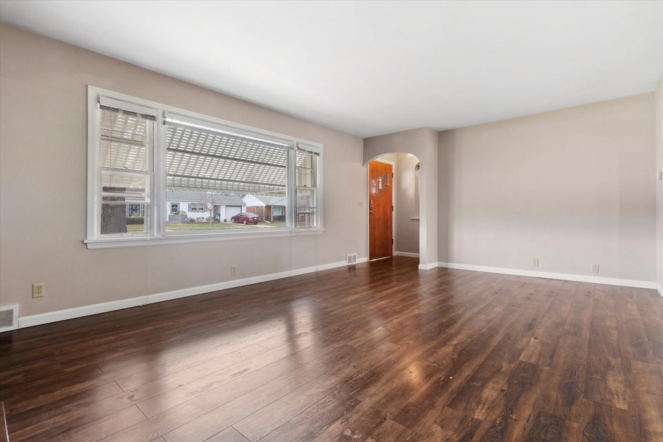 2919 Drexel Ave, Racine, WI 53403 MLS 1830211 properties SE Wisconsin