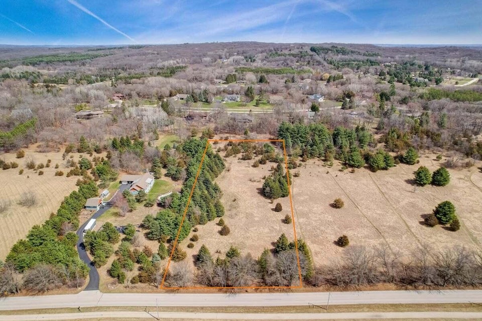 Lt1 Cushing Park Rd, Delafield, WI 53018 MLS 1830290 properties SE Wisconsin